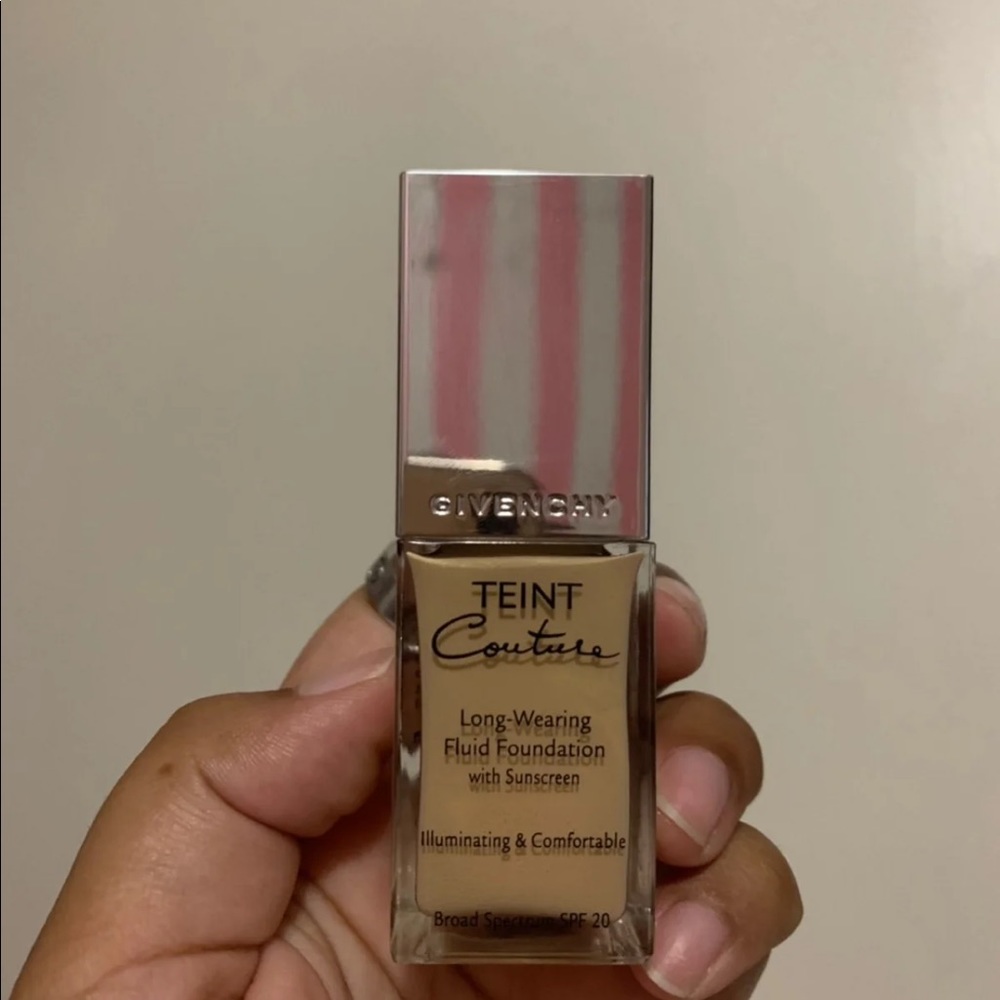 Givenchy Foundation